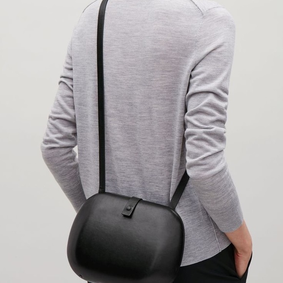 SOLD        COS  leather clutch/handbag - Picture 9 of 10